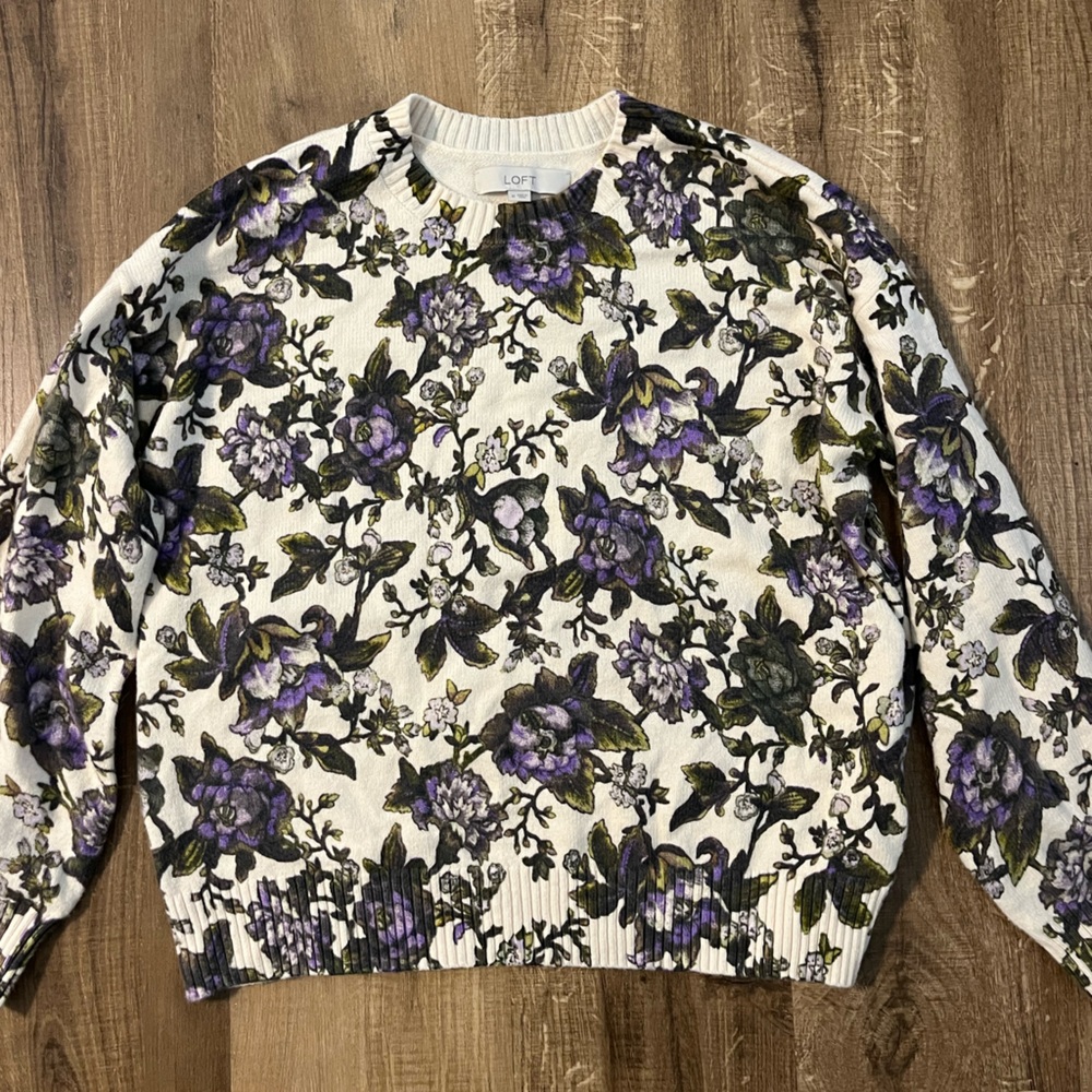 LOFT Floral Blouson Sleeve Sweater with Purple Floral and Olive Print - Picture 5 of 7